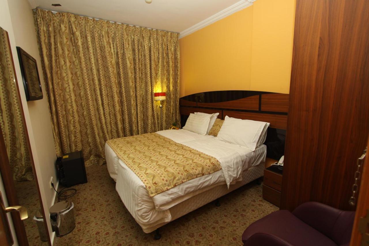 Al Saraya Ajyad Hotel Mecca Exterior photo